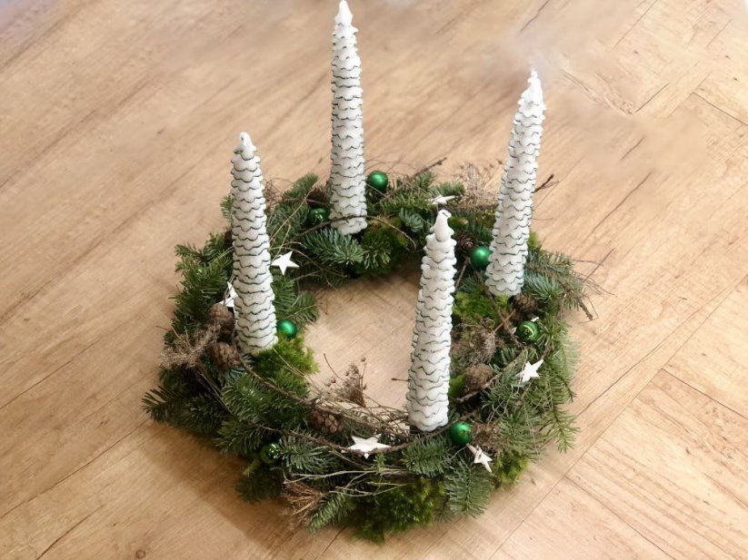 Adventní věnec strom - Barva svíček: Bílo-zelená